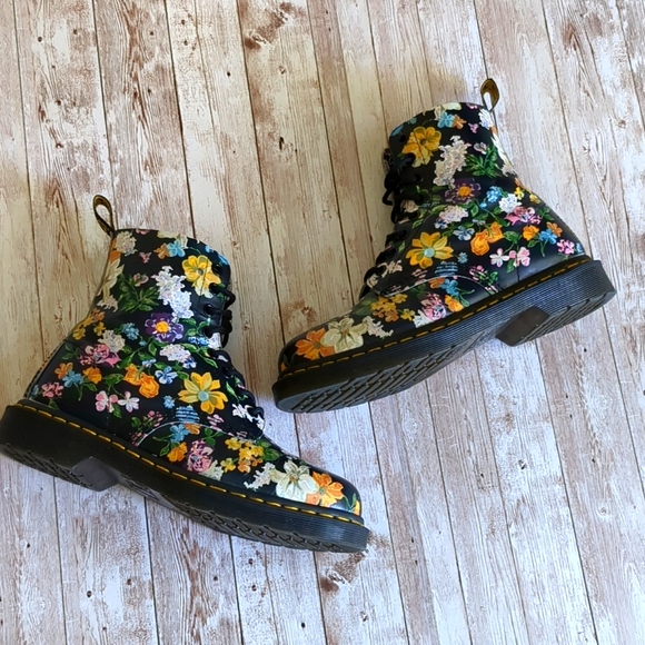 Dr. Martens 1460 Pascal 8 Eye Darcy Floral Leather High Top Boots 8 - Picture 4 of 17